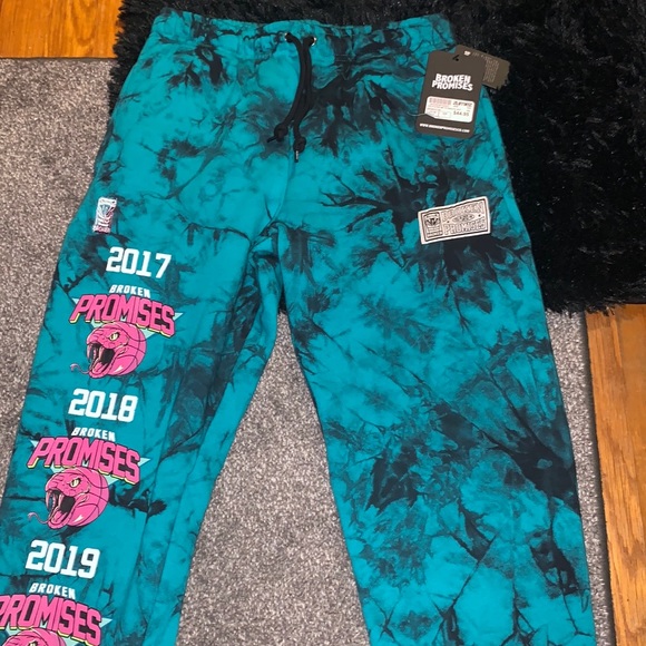 Zumiez Pants - NWT Never Worn Broken Promises Zumiez Sweatpants Joggers Tie Dye Size Small